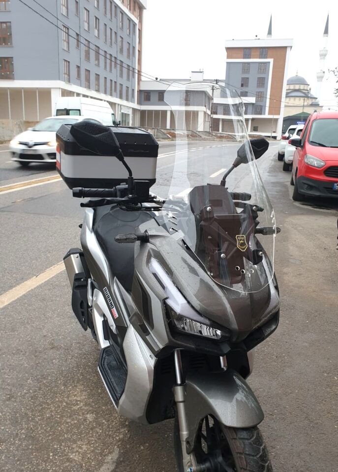 MOTOCAM Küba Rubano 150 Ön Cam 2023-2026 Model 65cm Şeffaf Renkli 4mm ORTA BOYLU