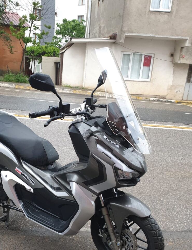 MOTOCAM Küba Rubano 150 Ön Cam 2023-2026 Model 65cm Şeffaf Renkli 4mm ORTA BOYLU