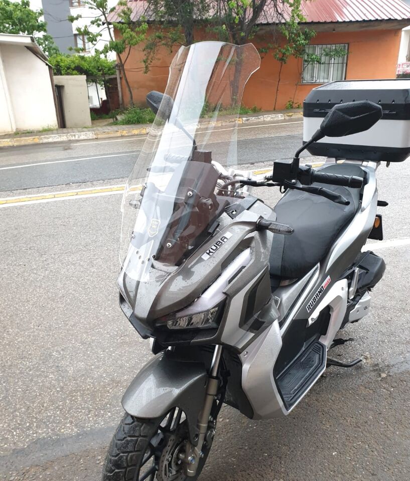 MOTOCAM Küba Rubano 150 Ön Cam 2023-2026 Model 65cm Şeffaf Renkli 4mm ORTA BOYLU