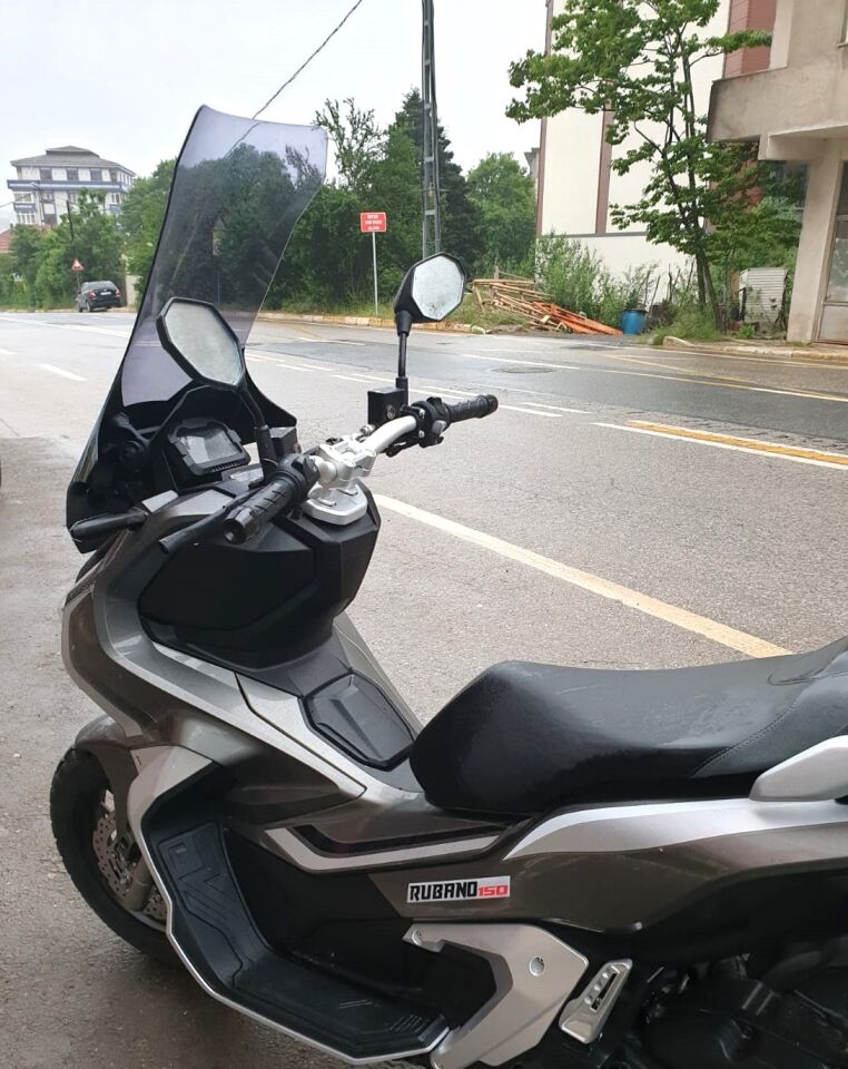 MOTOCAM Küba Rubano 150 Ön Cam 2023-2026 Model 78cm Füme Renkli 4mm UZUN