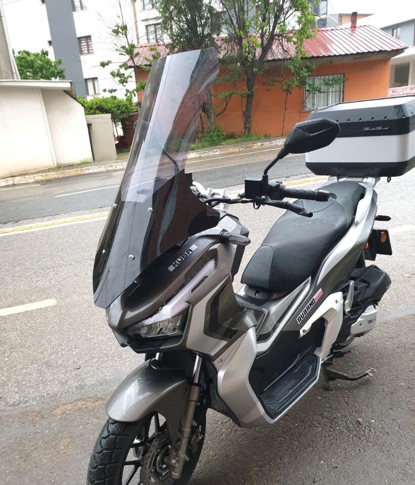 MOTOCAM Küba Rubano 150 Ön Cam 2023-2026 Model 78cm Füme Renkli 4mm UZUN