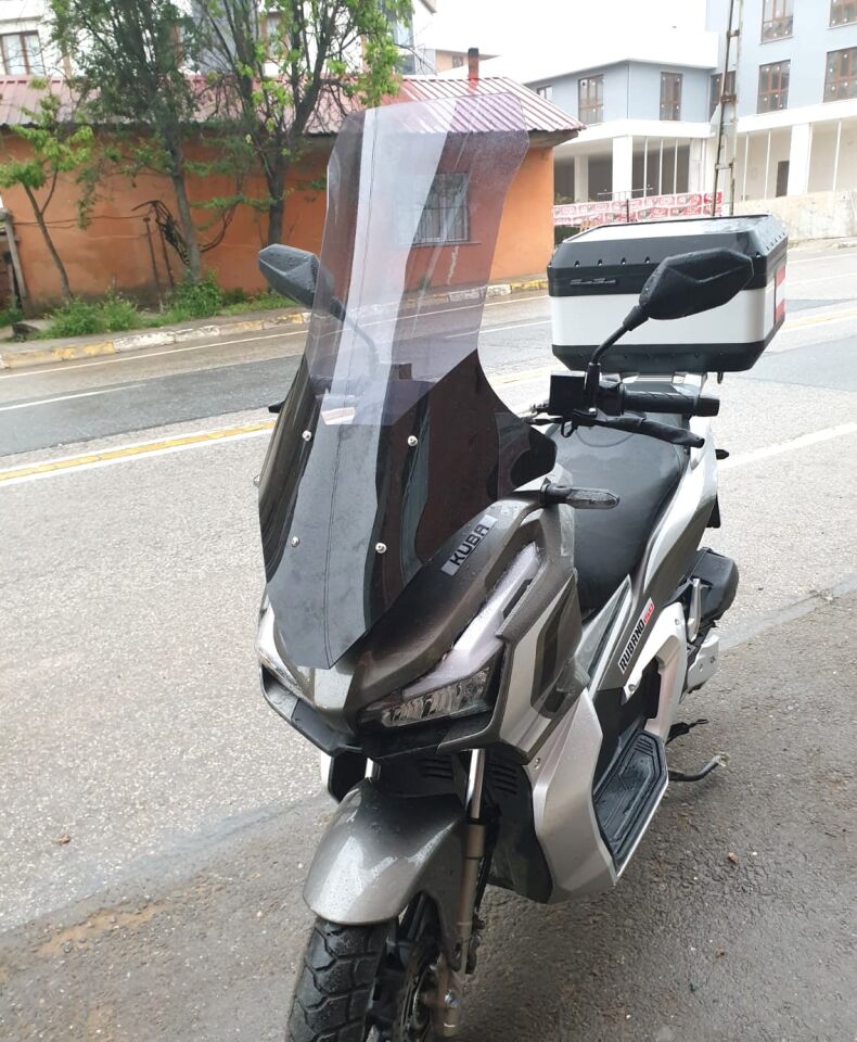 MOTOCAM Küba Rubano 150 Ön Cam 2023-2026 Model 78cm Füme Renkli 4mm UZUN