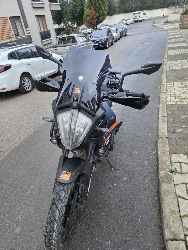 MOTOCAM KTM 250 Adventure Ön Cam 2020-2024 Model 44cm Siyah Renkli APARATSIZDIR
