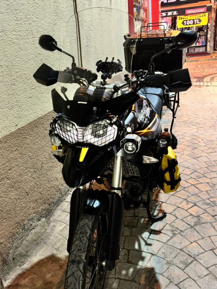 MOTOCAM Triumph Tiger 800 XC Ön Cam 2010-2017 Model 59cm Şeffaf Renkli 4mm