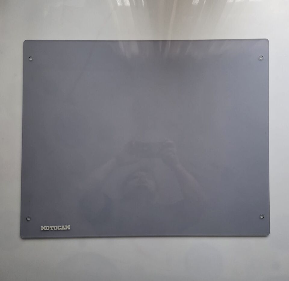 MOTOCAM SFM Ihrara SF 200 Ön Cam 2024-2026 Model 52-65cm Füme Renkli 4mm APARATSIZDIR