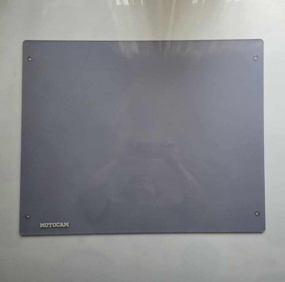 MOTOCAM SFM Ihrara SF 200 Ön Cam 2024-2026 Model 52-65cm Füme Renkli 4mm APARATSIZDIR