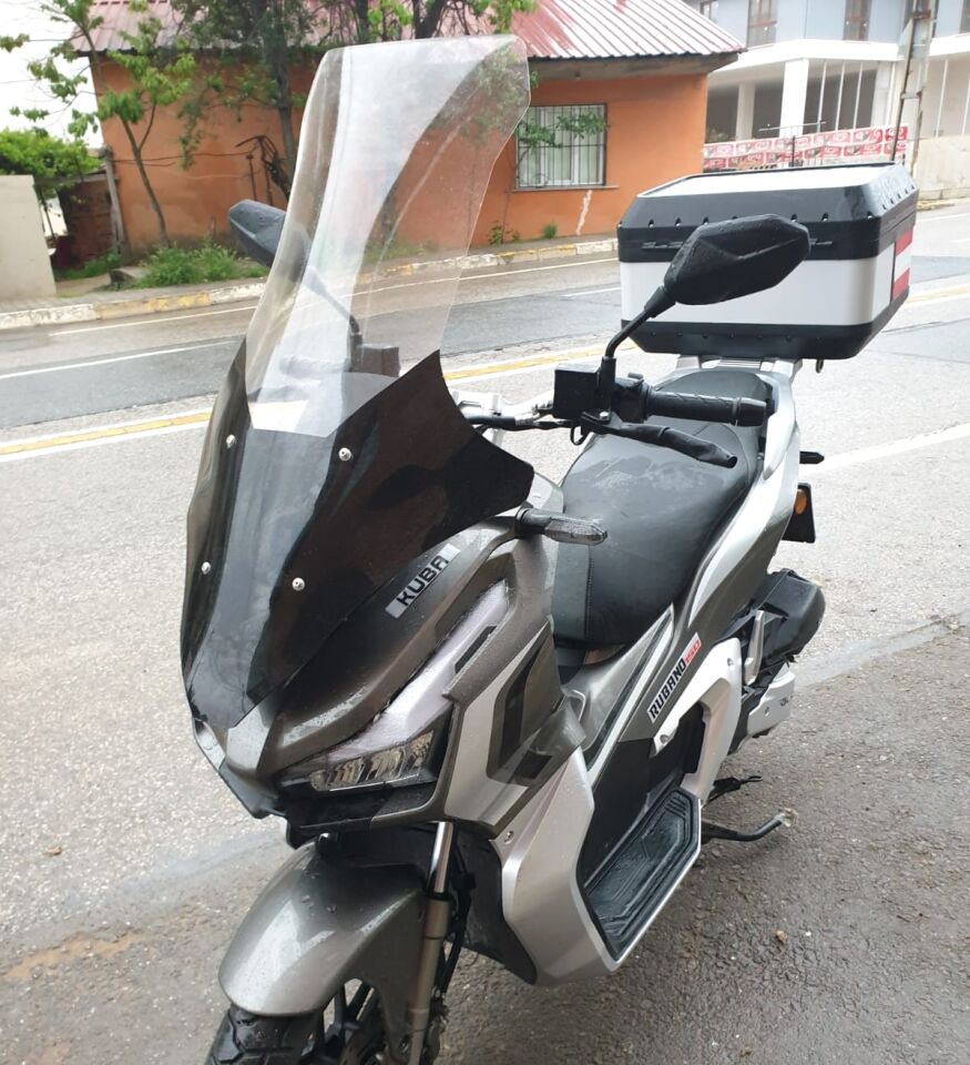 MOTOCAM Küba Rubano 150 Ön Cam 2023-2026 Model 78cm Şeffaf Renkli 4mm UZUN