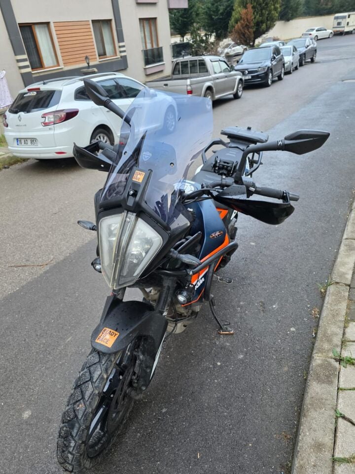 MOTOCAM KTM 390 Adventure Ön Cam 2020-2024 Model 44cm Füme Renkli APARATSIZDIR