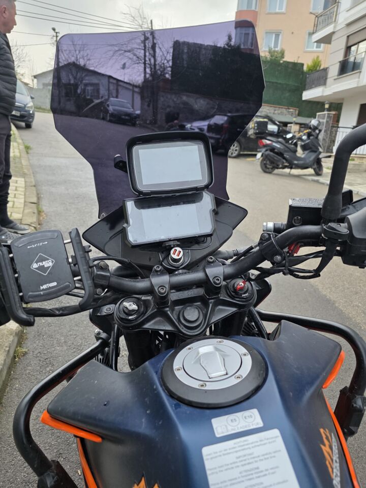 MOTOCAM KTM 390 Adventure Ön Cam 2020-2024 Model 44cm Siyah Renkli APARATSIZDIR