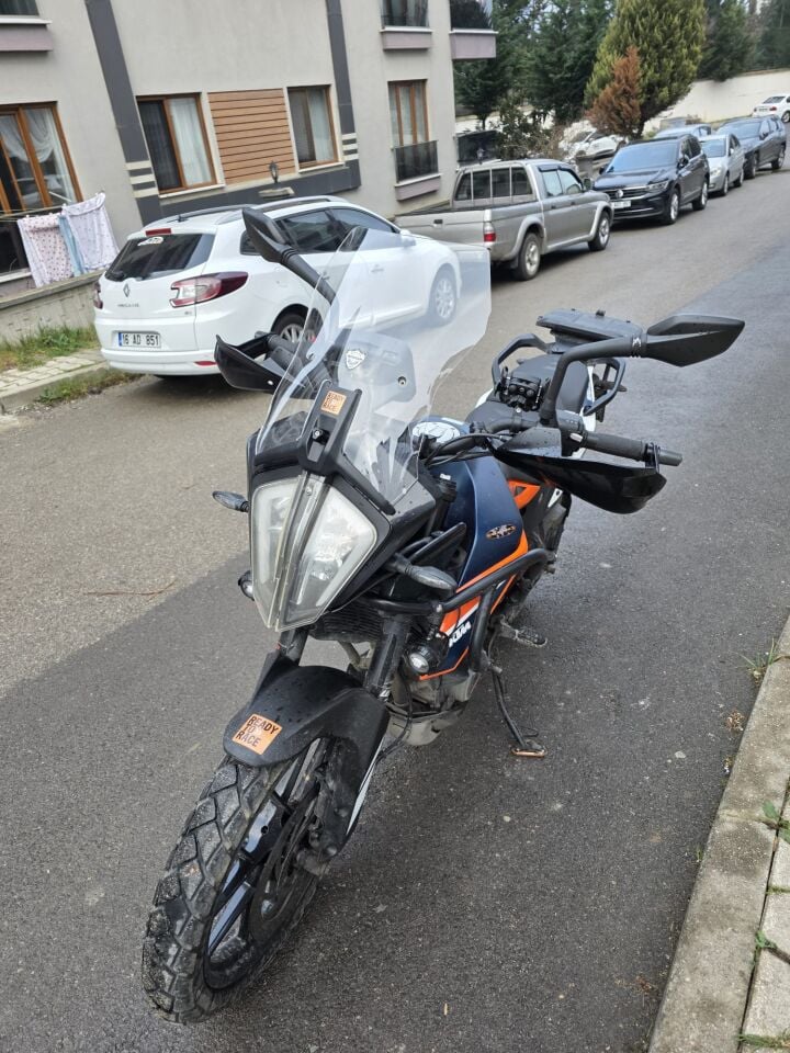MOTOCAM KTM 390 Adventure Ön Cam 2020-2024 Model 44cm Şeffaf Renkli APARATSIZDIR