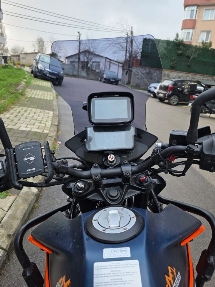 MOTOCAM KTM 390 Adventure Ön Cam 2020-2024 Model 57cm Füme Renkli APARATSIZDIR