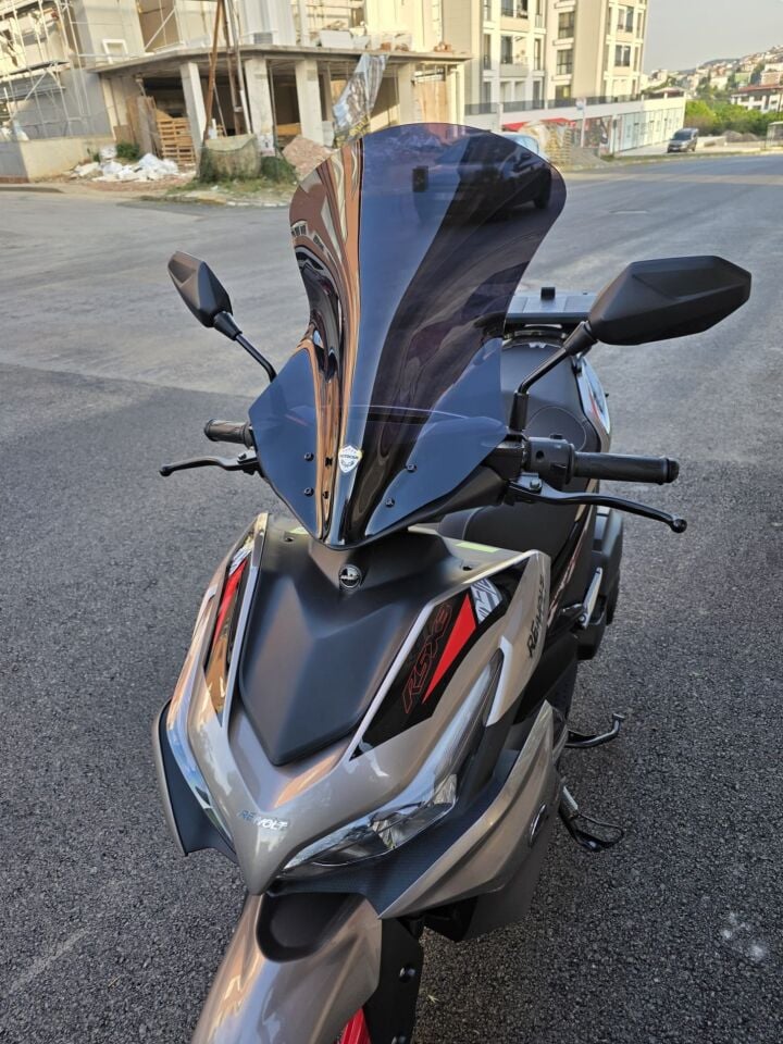 MOTOCAM Yamaha MiO Aerox Ön Cam 54cm Siyah Renkli 4mm SPORTİF