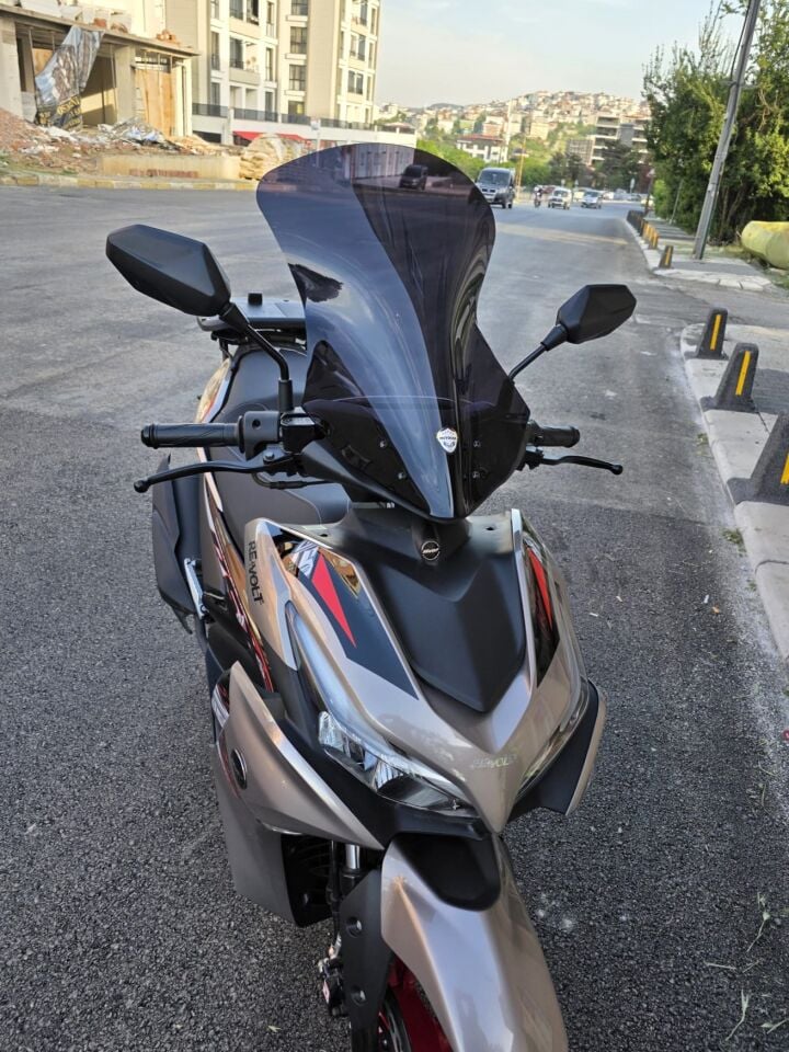 MOTOCAM Yamaha MiO Aerox Ön Cam 54cm Siyah Renkli 4mm SPORTİF