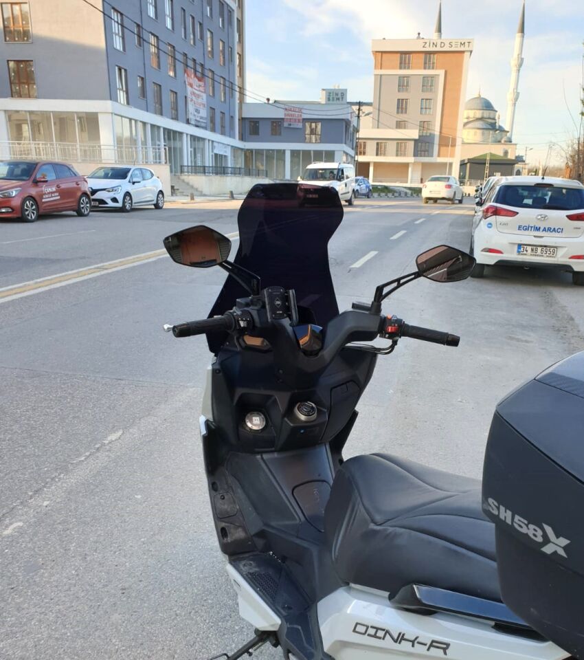 MOTOCAM Kymco Dink R 150 Ön Cam 2023-2026 Model 68cm Siyah Renkli 4mm