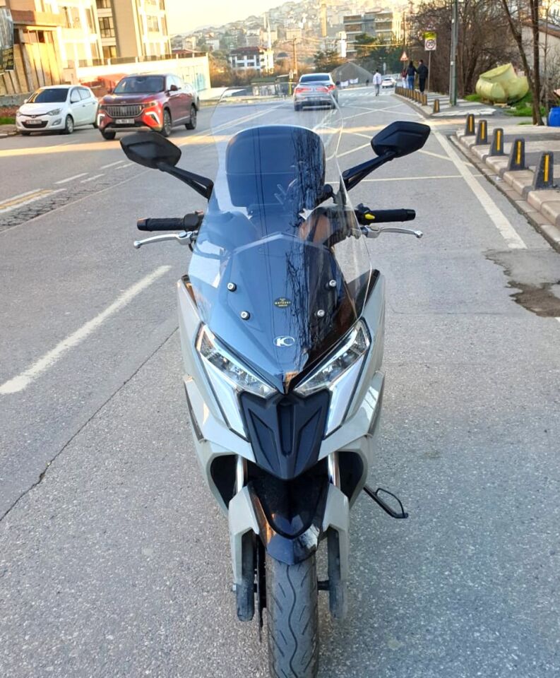 MOTOCAM Kymco Dink R 150 Ön Cam 2023-2026 Model 68cm Şeffaf Renkli 4mm