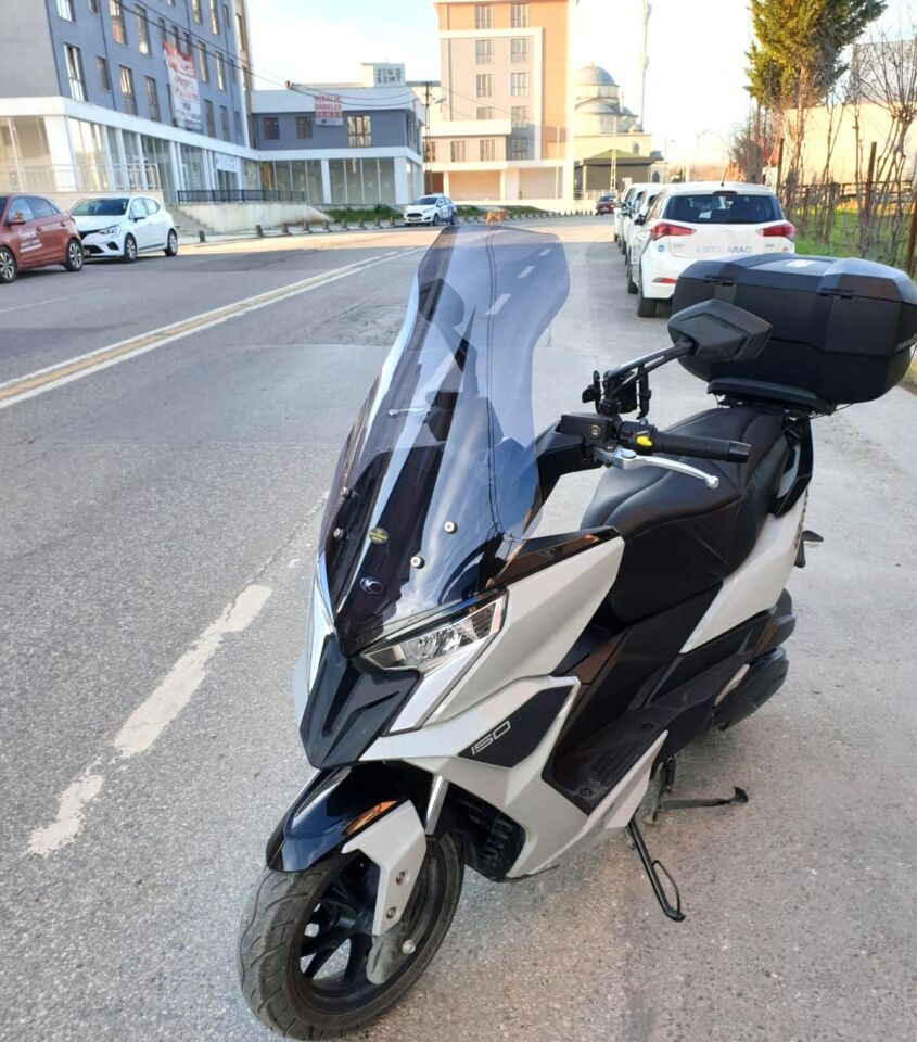 MOTOCAM Kymco Dink R 150 Ön Cam 2023-2026 Model 77cm Füme Renkli 4mm