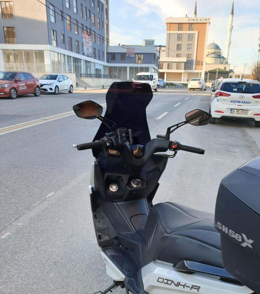 MOTOCAM Kymco Dink R 150 Ön Cam 2023-2026 Model 77cm Siyah Renkli 4mm