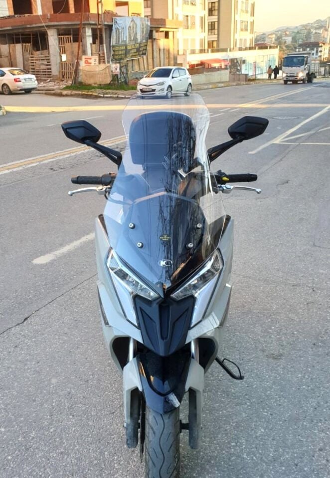 MOTOCAM Kymco Dink R 150 Ön Cam 2023-2026 Model 77cm Şeffaf Renkli 4mm
