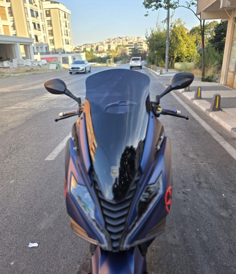 MOTOCAM Arora GT 250 Ön Cam 2023-2026 Model 65cm Siyah Renkli 4mm ORİJİNAL BOYLU