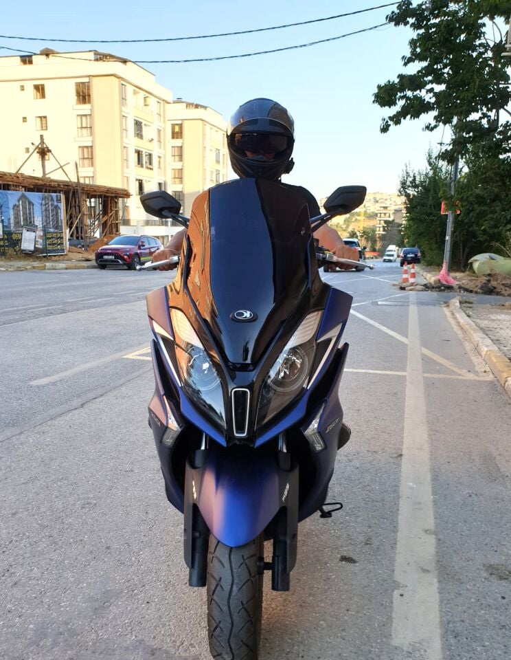 MOTOCAM Kymco Downtown 250i Ön Cam 2016-2026 Model 61cm Siyah Renkli 4mm ORİJİNAL BOYLU