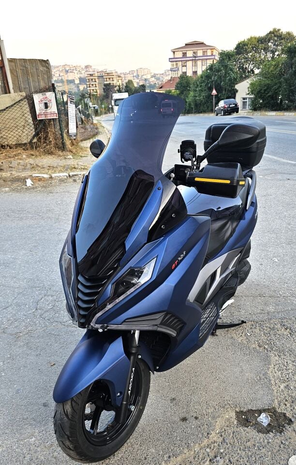 MOTOCAM Arora GT 250 Ön Cam 2023-2026 Model 83cm Siyah Renkli 4mm UZUN