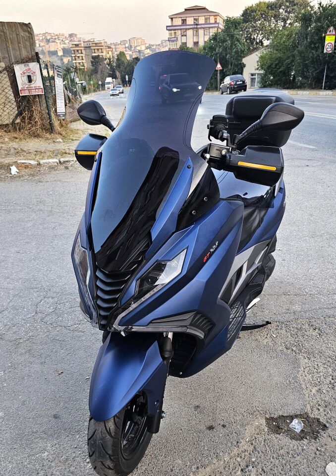 MOTOCAM Arora GT 250 Ön Cam 2023-2026 Model 83cm Siyah Renkli 4mm UZUN