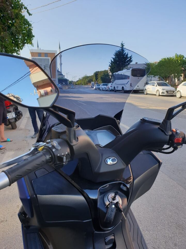 MOTOCAM Kymco Downtown 250i Ön Cam 2016-2026 Model 78cm Füme Renkli 4mm UZUN