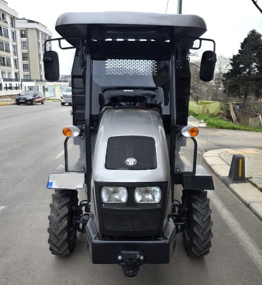 MOTOCAM Tracar T 240 Ön Cam 2023-2026 Model 70-89cm Füme Renkli 4mm