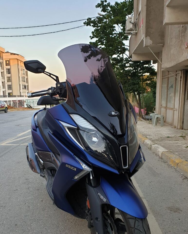 MOTOCAM Kymco Downtown 250i Ön Cam 2016-2026 Model 78cm Siyah Renkli 4mm UZUN