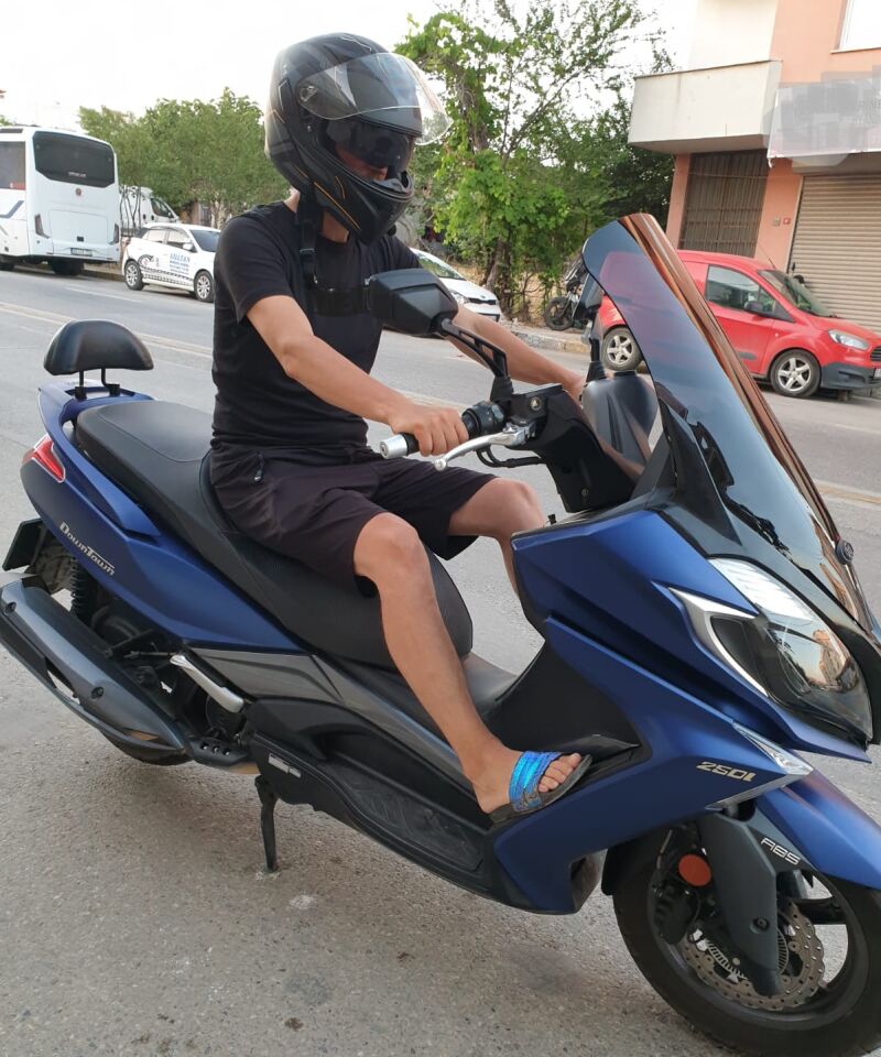 MOTOCAM Kymco Downtown 250i Ön Cam 2016-2026 Model 78cm Siyah Renkli 4mm UZUN