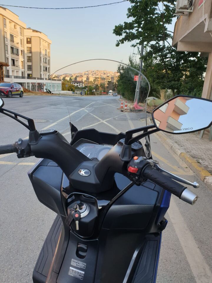MOTOCAM Kymco Downtown 250i Ön Cam 2016-2026 Model 78cm Şeffaf Renkli 4mm UZUN
