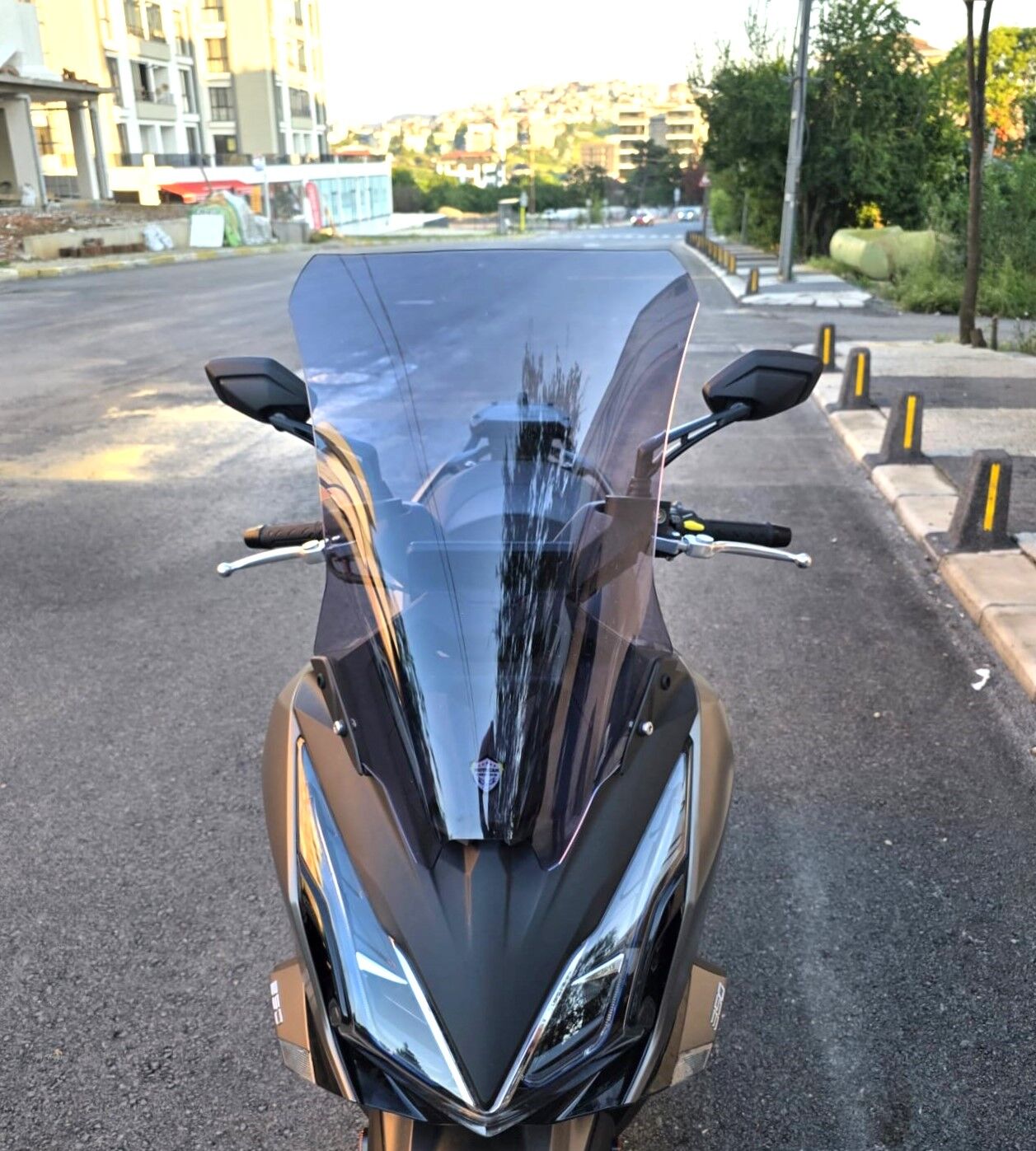 MOTOCAM Kymco Downtown GT 350 Ön Cam 2025-2026 Model 62cm Füme Renkli 4mm