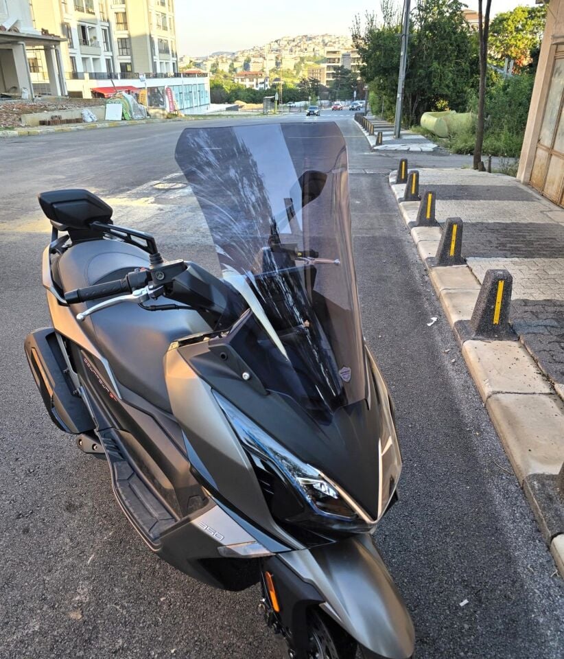 MOTOCAM Kymco Downtown GT 350 Ön Cam 2025-2026 Model 62cm Füme Renkli 4mm