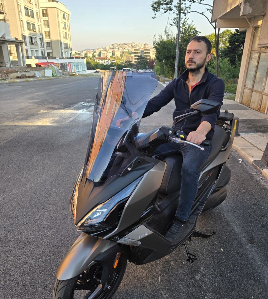 MOTOCAM Kymco Downtown GT 350 Ön Cam 2025-2026 Model 62cm Füme Renkli 4mm