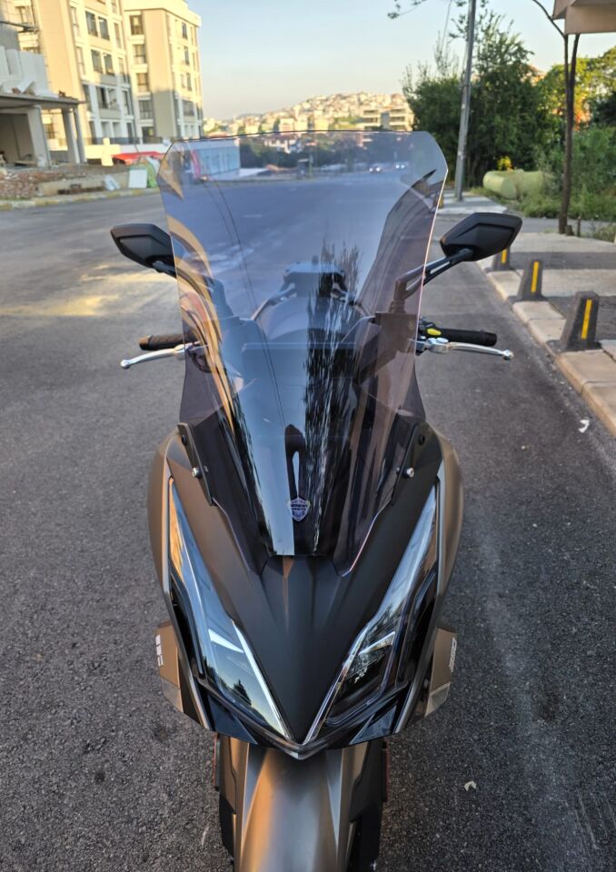 MOTOCAM Kymco Downtown GT 350 Ön Cam 2025-2026 Model 62cm Füme Renkli 4mm