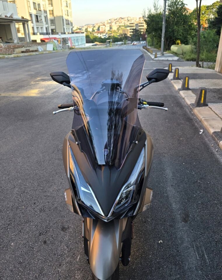 MOTOCAM Kymco Downtown GT 350 Ön Cam 2025-2026 Model 62cm Füme Renkli 4mm