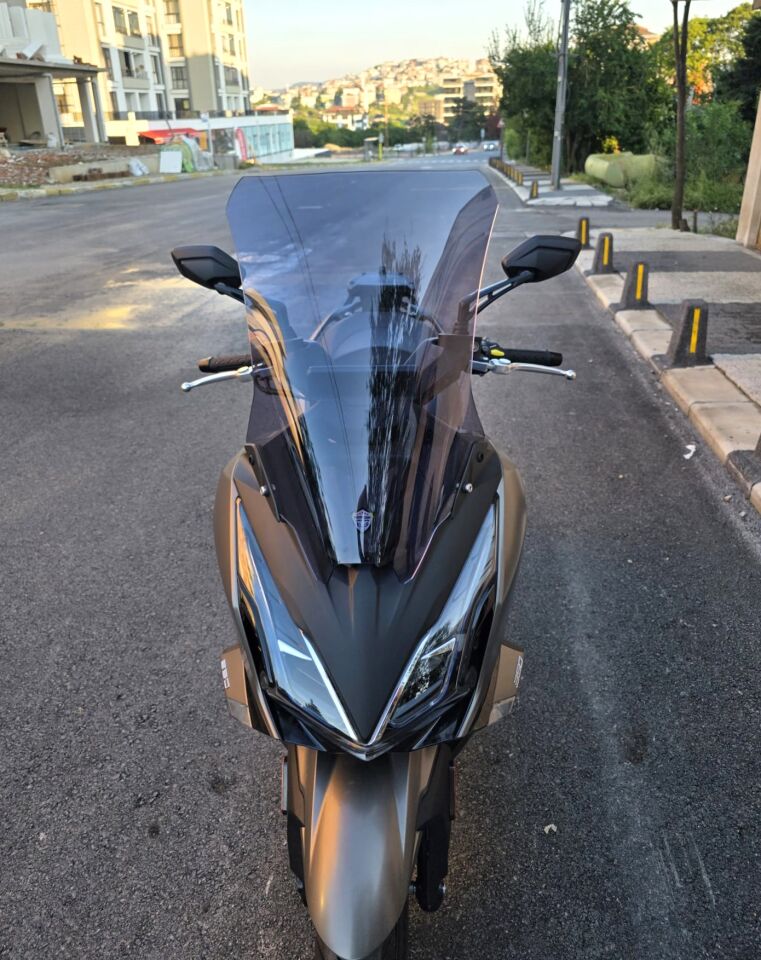 MOTOCAM Kymco Downtown GT 350 Ön Cam 2025-2026 Model 62cm Füme Renkli 4mm
