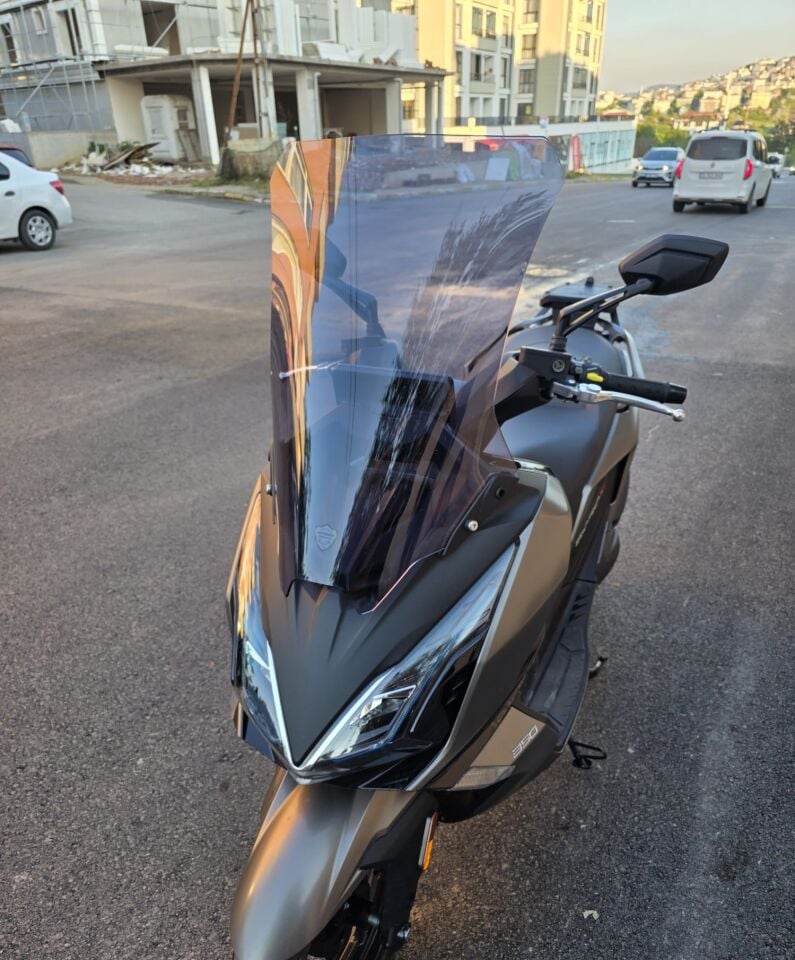 MOTOCAM Kymco Downtown GT 350 Ön Cam 2025-2026 Model 62cm Füme Renkli 4mm