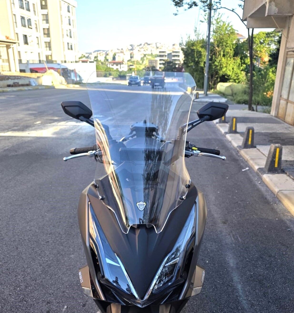 MOTOCAM Kymco Downtown GT 350 Ön Cam 2025-2026 Model 62cm Şeffaf Renkli 4mm