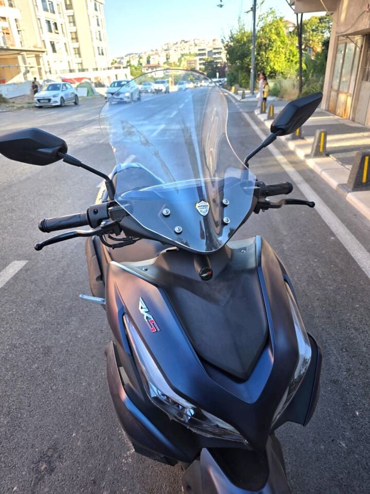 MOTOCAM Küba Arome 125 Ön Cam 2022-2026 Model 43cm Şeffaf Renkli KISA CAM