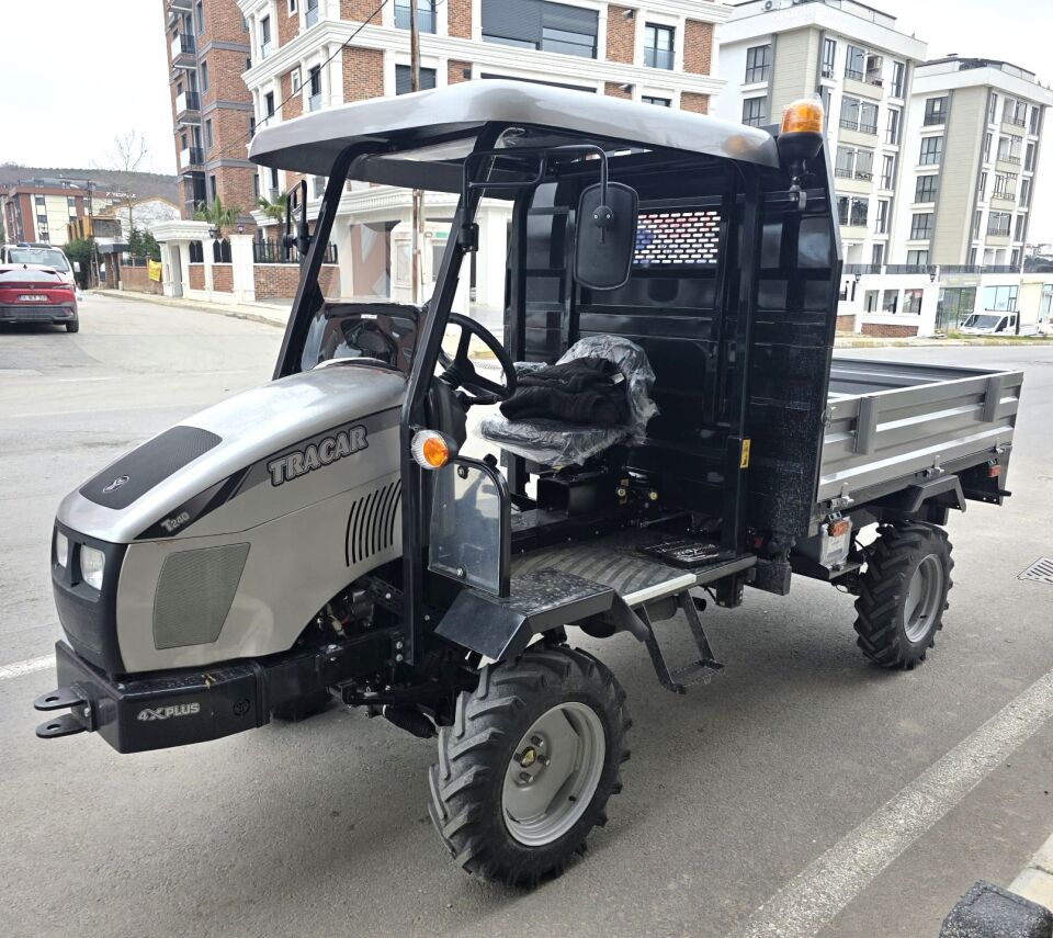 MOTOCAM Tracar T 240 Ön Cam 2023-2026 Model 70-89cm Şeffaf Renkli 4mm