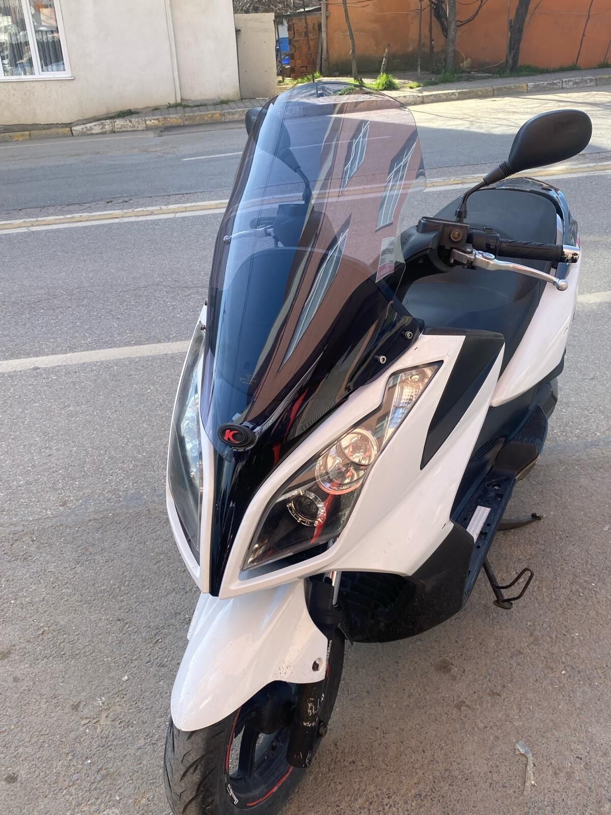 MOTOCAM Kymco Downtown Ön Cam 2009-2017 Model 67cm Füme Renkli 4mm