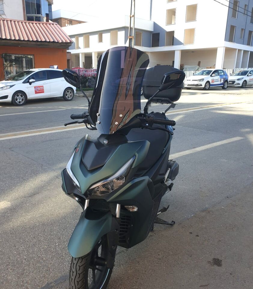 MOTOCAM Küba Arome 125 Ön Cam 2023-2026 Model 54cm Siyah Renkli
