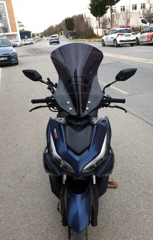 MOTOCAM Küba Arome 125 Ön Cam 2023-2026 Model 54cm Siyah Renkli SPORTİF