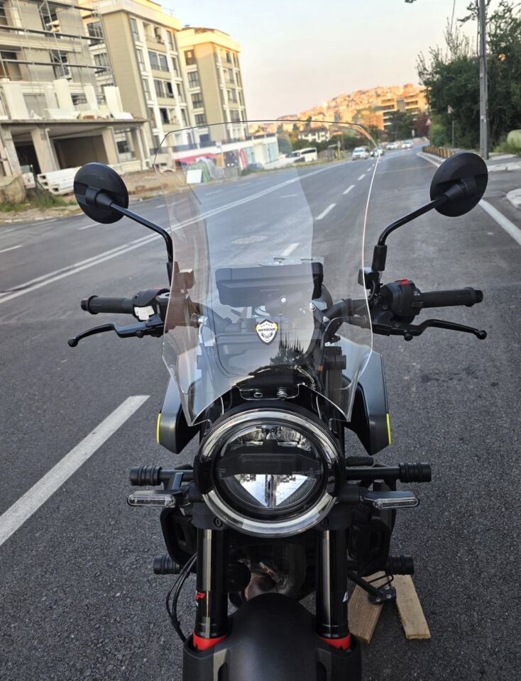 MOTOCAM Husqvarna Svartpilen 250 Ön Cam 2020-2026 Model 47cm Şeffaf Renkli 4mm