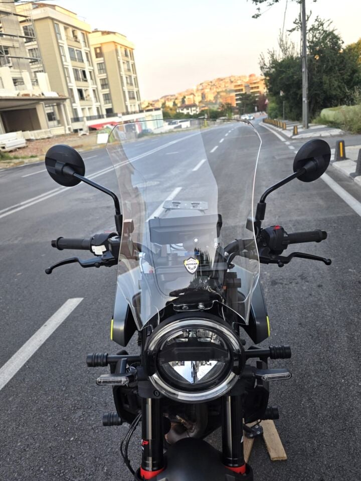 MOTOCAM Husqvarna Svartpilen 250 Ön Cam 2020-2026 Model 47cm Şeffaf Renkli 4mm