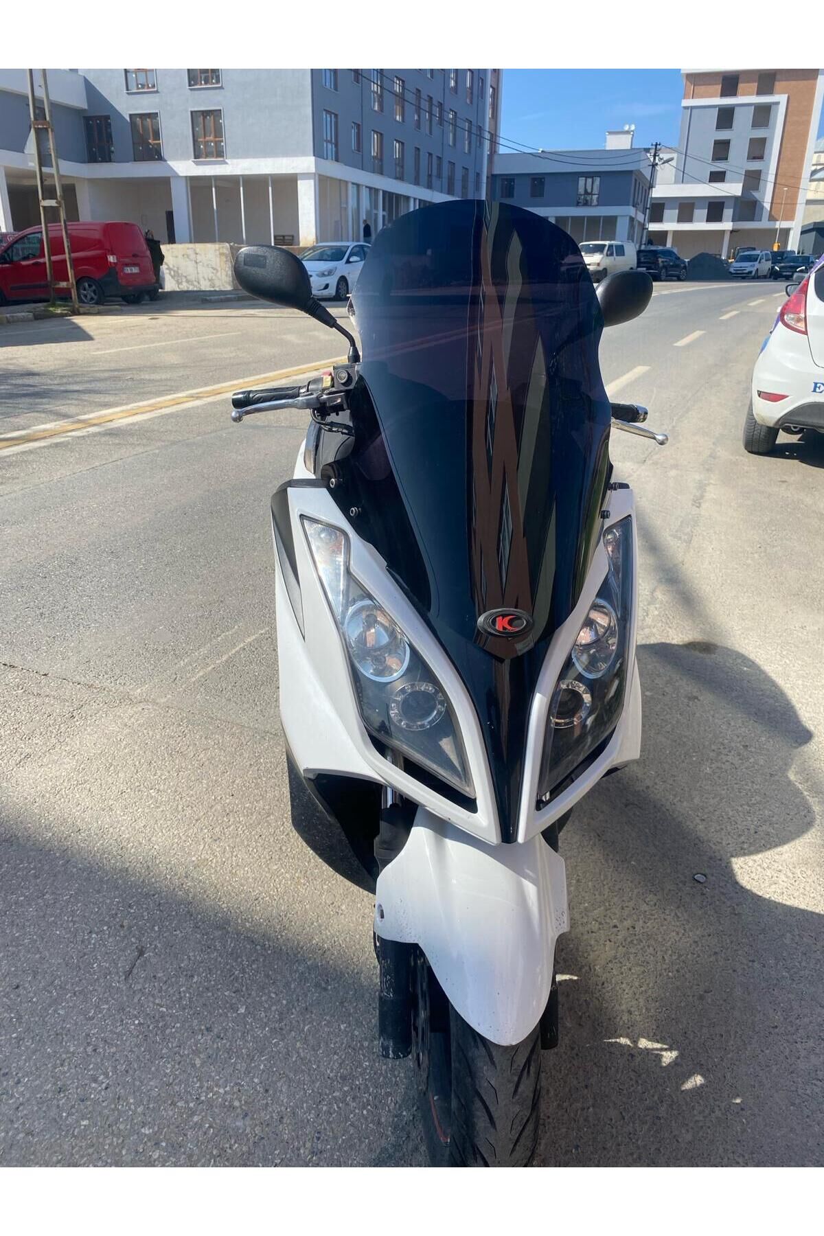 MOTOCAM Kymco Downtown Ön Cam 2009-2017 Model 78cm Siyah Renkli 4mm UZUN