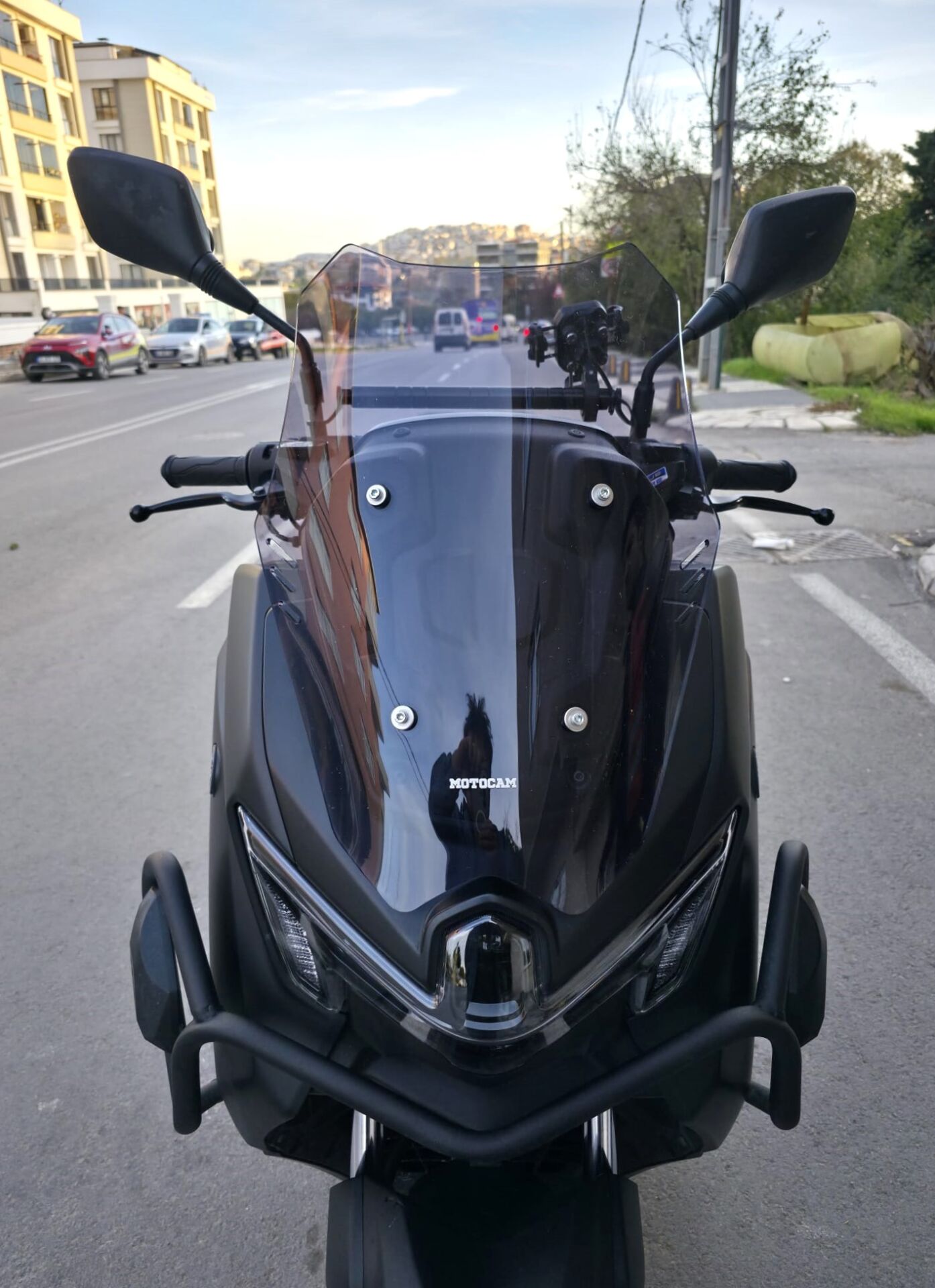 MOTOCAM Yamaha Nmax Ön Cam 2025 Model 43cm Füme Renkli SPORTİF