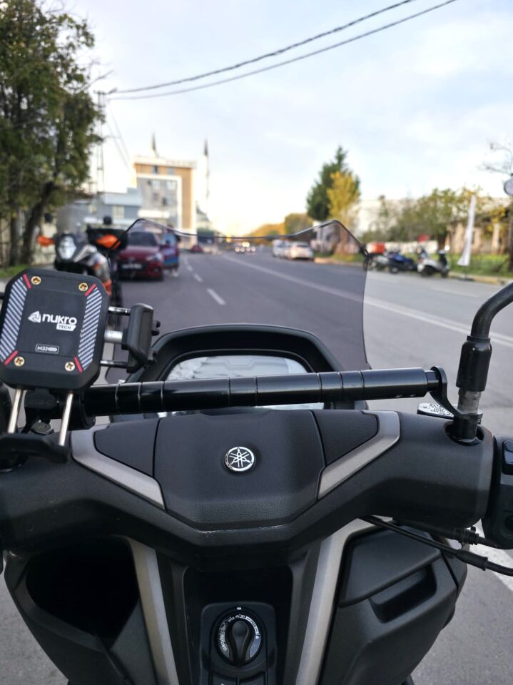 MOTOCAM Yamaha Nmax Ön Cam 2025 Model 43cm Füme Renkli SPORTİF