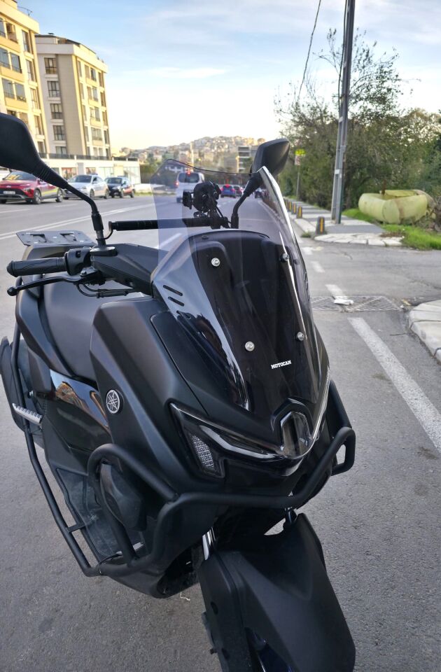 MOTOCAM Yamaha Nmax Ön Cam 2025 Model 43cm Füme Renkli SPORTİF